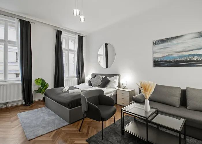 Long Term I 2 Min To U1 Columbusplatz I High Speed Wifi Apartment Vienna