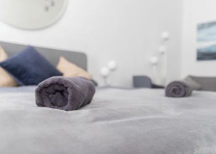 Apartment Long Term I 2 Min To U1 Columbusplatz I High Speed Wifi Vienna