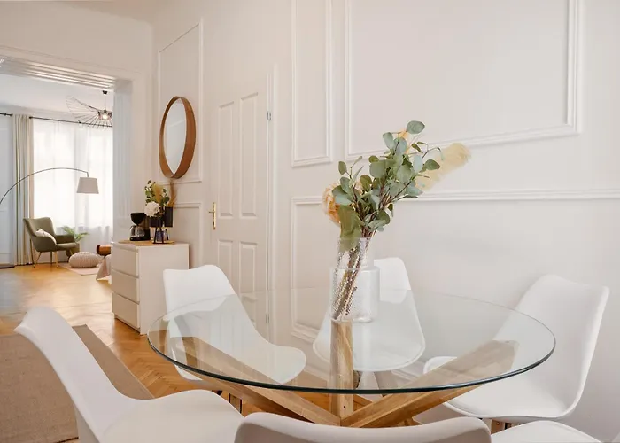 Long Term I 2 Min To U1 Columbusplatz I High Speed Wifi Apartment *