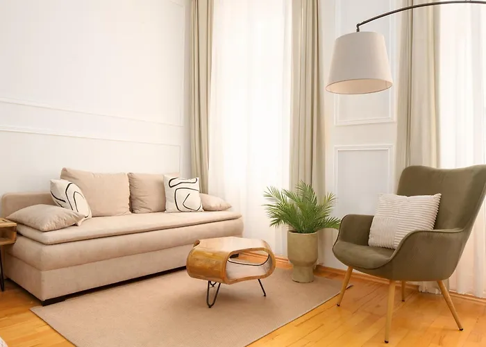 Apartment Long Term I 2 Min To U1 Columbusplatz I High Speed Wifi Vienna