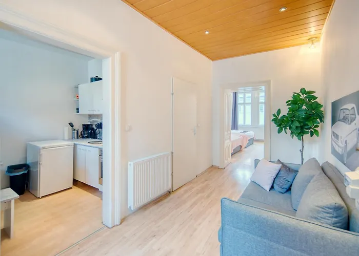 Apartment Long Term I 2 Min To U1 Columbusplatz I High Speed Wifi
