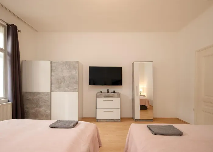Long Term I 2 Min To U1 Columbusplatz I High Speed Wifi *
