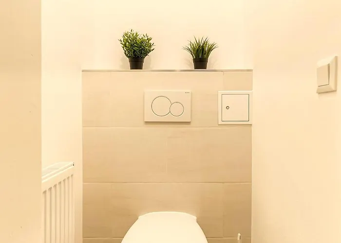 Long Term I 2 Min To U1 Columbusplatz I High Speed Wifi Apartment *