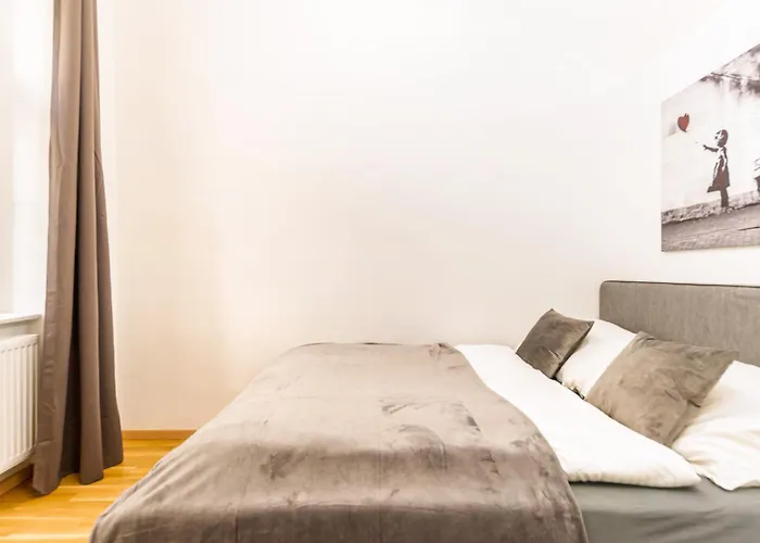 Apartment Long Term I 2 Min To U1 Columbusplatz I High Speed Wifi Vienna