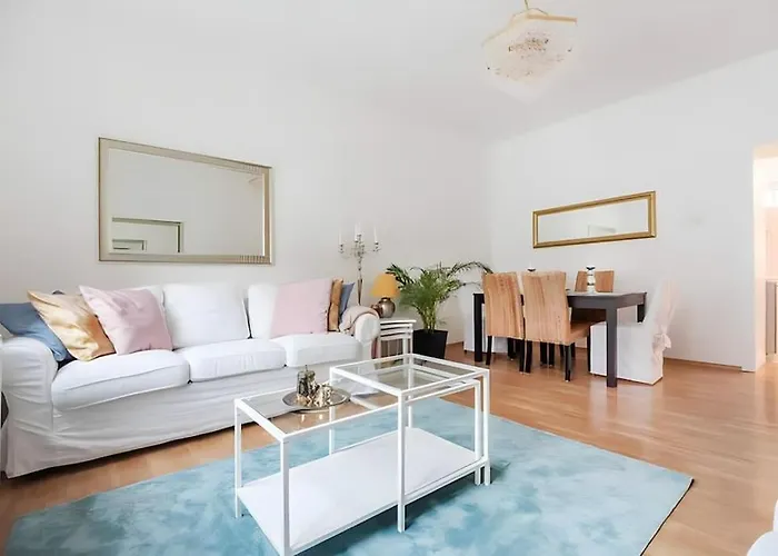 Long Term I 2 Min To U1 Columbusplatz I High Speed Wifi Apartment