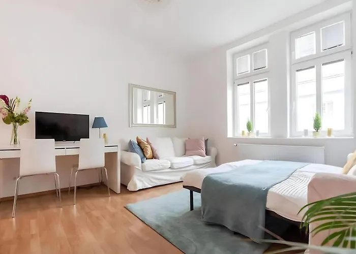 Long Term I 2 Min To U1 Columbusplatz I High Speed Wifi Apartment *
